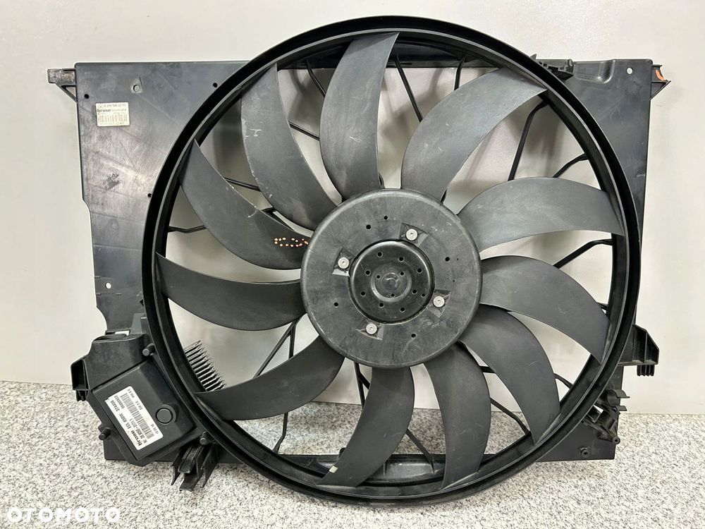 MERCEDES W211 LIFT WENTYLATOR OBUDOWA A2125000493 A2115002293 850W - 1