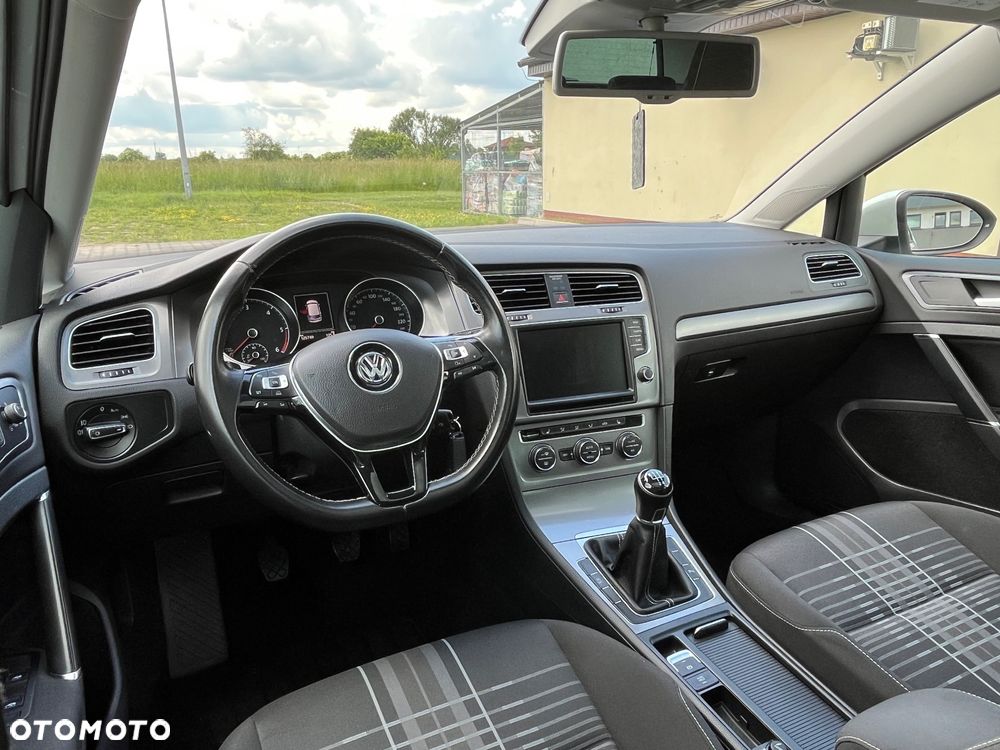 Volkswagen Golf 1.6 TDI BlueMotion Technology Lounge - 17