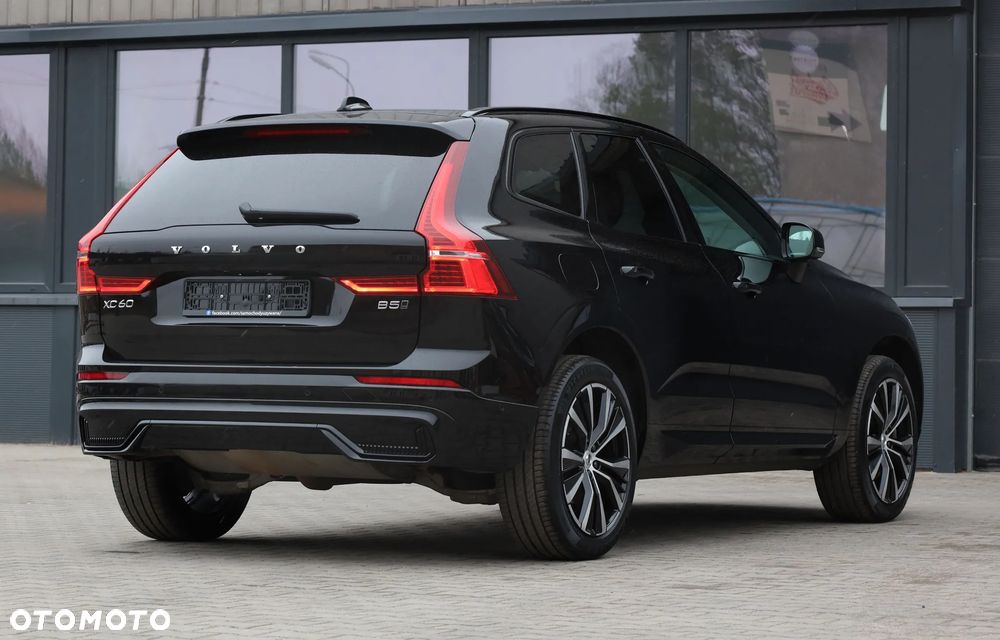 Volvo XC 60 B5 B AWD Ultimate Dark - 38
