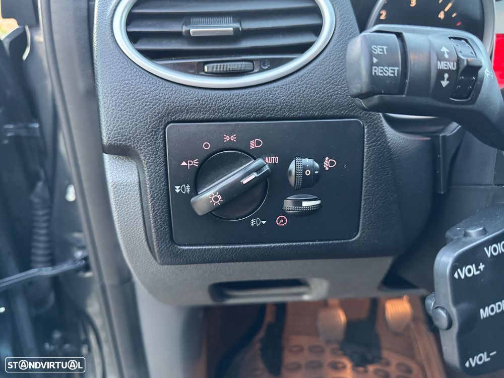 Ford Focus SW 1.6 TDCi Titanium 17 - 12