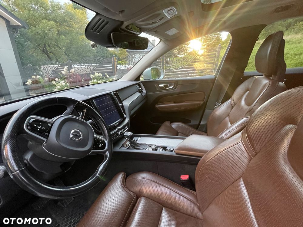 Volvo XC 60 D5 AWD Inscription - 8