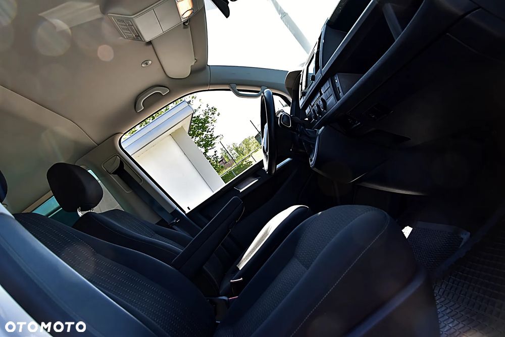 Volkswagen Caravelle 2.0 TDI L2 Comfortline DSG - 20