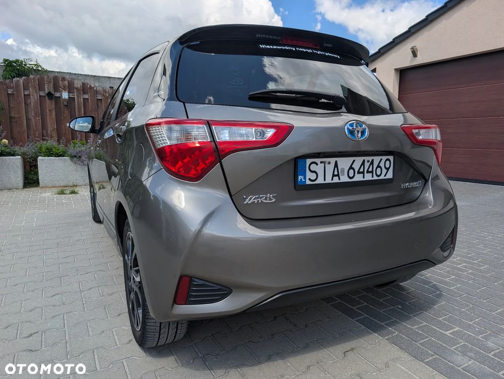 Toyota Yaris Hybrid 100 Selection Passion - 13