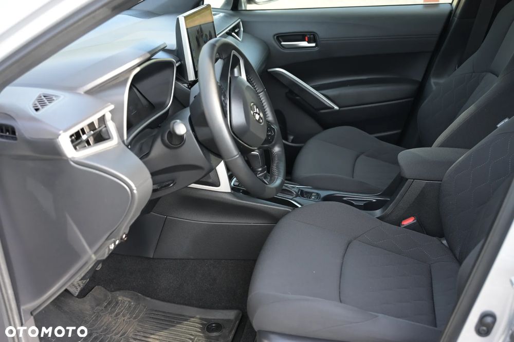 Toyota Corolla Cross - 12