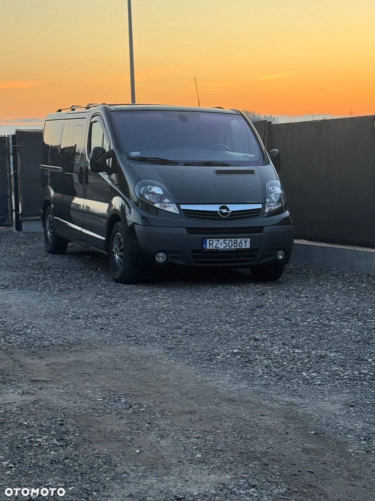 Opel Vivaro - 1
