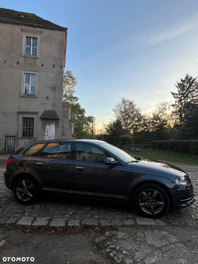 Audi A3 Sportback 1.4 TFSI S tronic Ambiente - 4