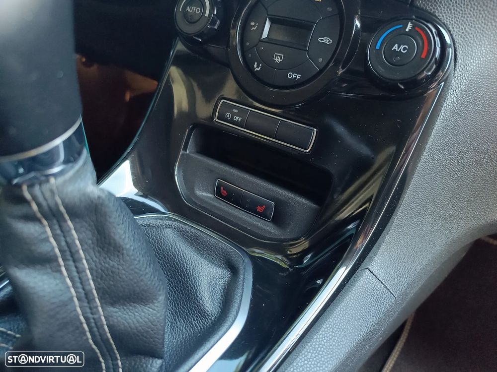 Ford Fiesta 1.5 TDCi Titanium - 25