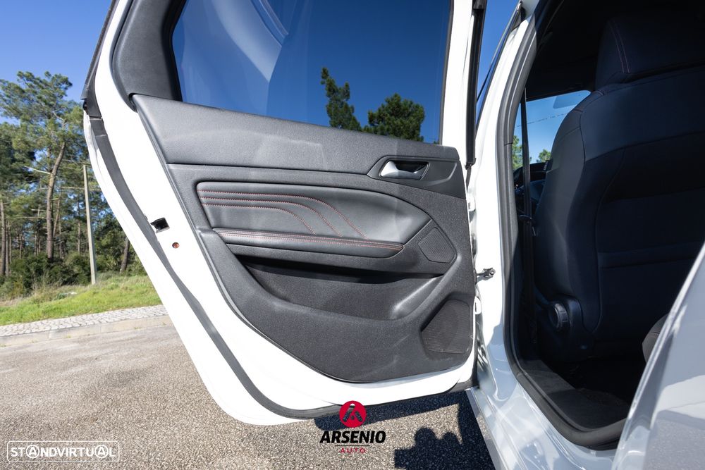 Peugeot 308 SW 1.5 BlueHDi GT EAT8 - 32