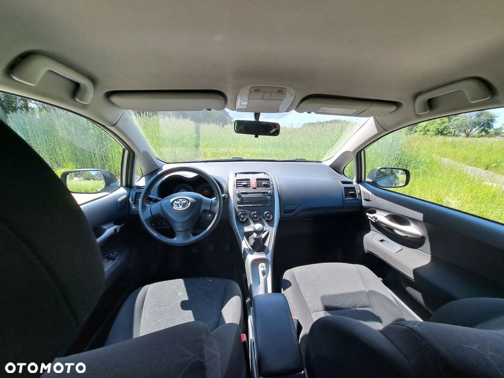 Toyota Auris - 13