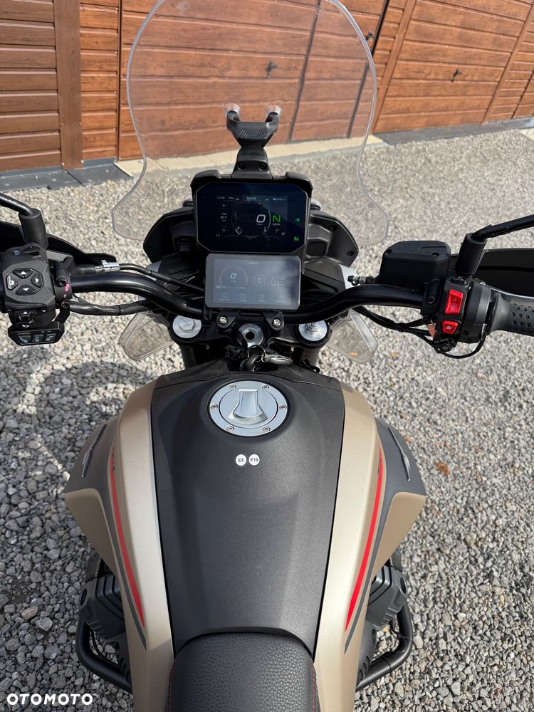 Moto Guzzi V85 - 10