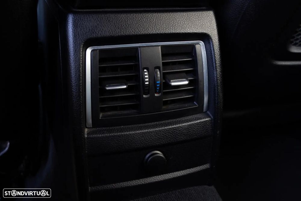 BMW 318 d Pack Desportivo M Auto - 53