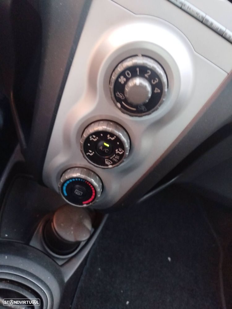 Toyota Yaris 1.0 VVT-i AC - 11