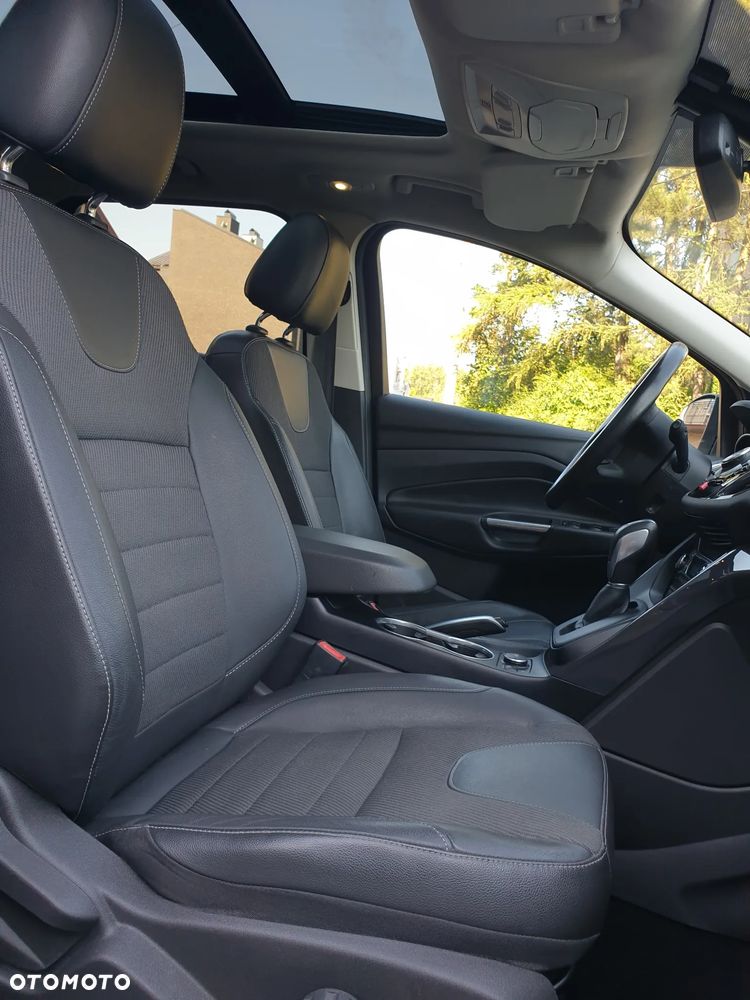 Ford Kuga 2.0 TDCi 4x4 Titanium - 34