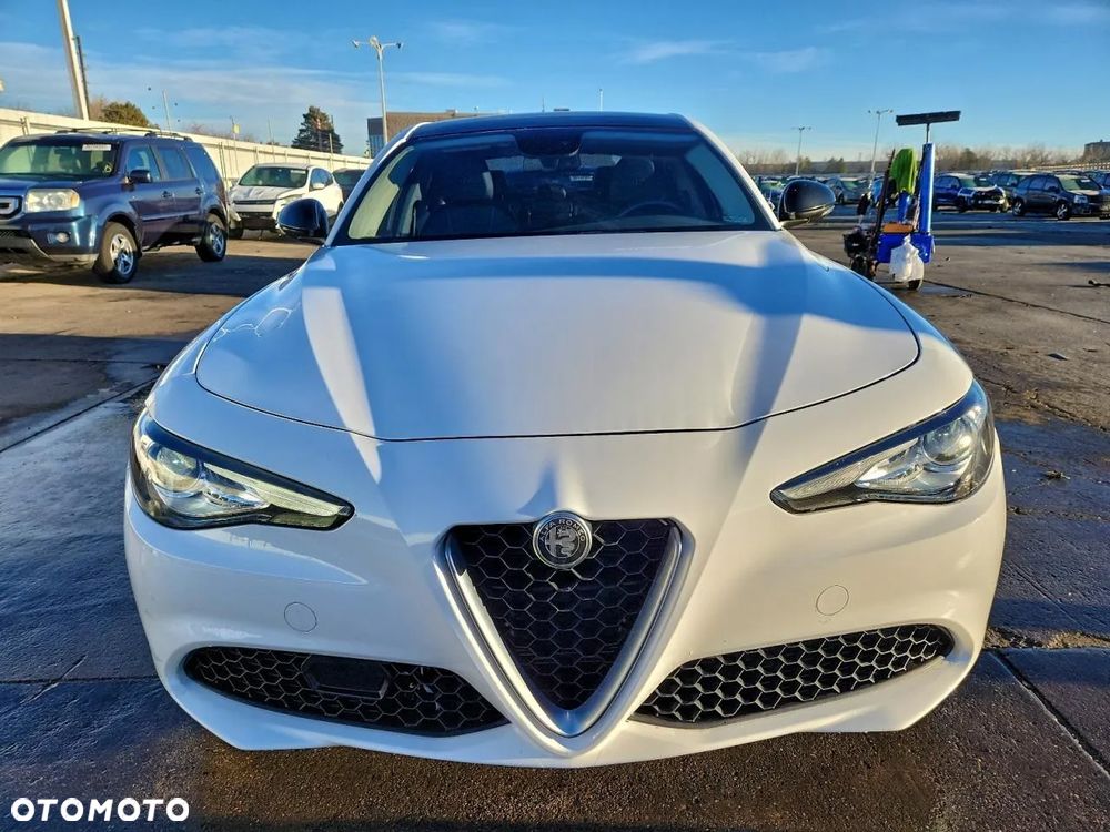 Alfa Romeo Giulia 2.0 Turbo 16V AT8-Q4 Ti - 5