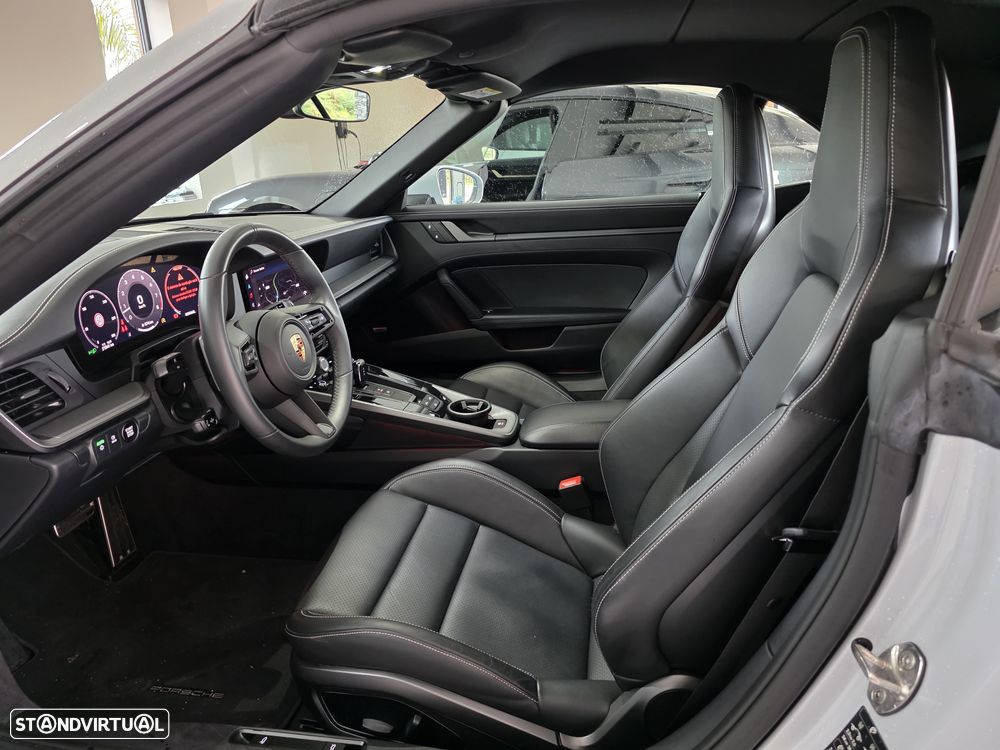 Porsche 911 (992) Carrera - 20