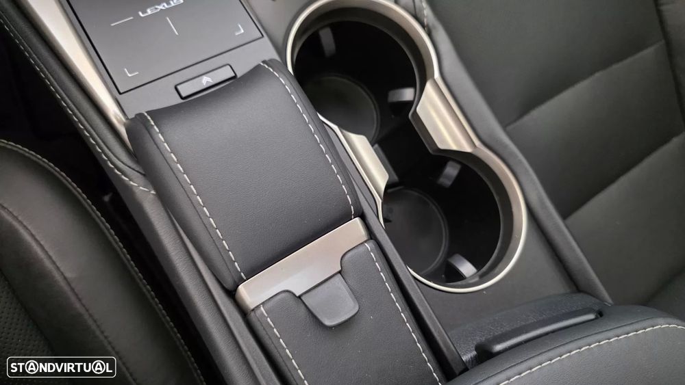 Lexus NX 300h Executive - 53