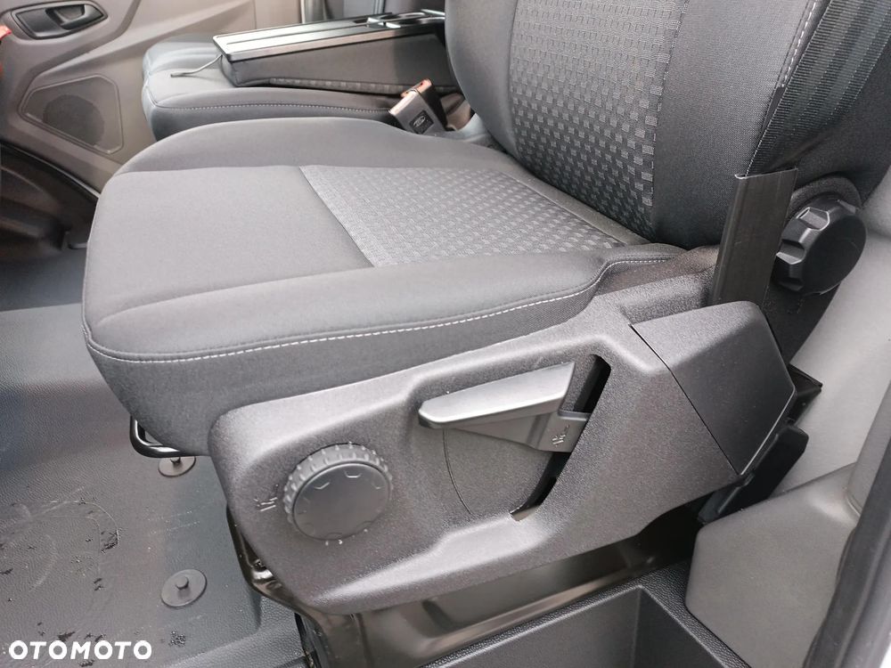 Ford Transit - 12
