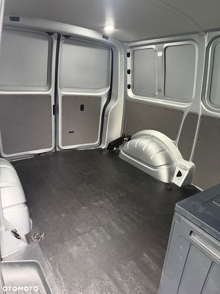 Volkswagen transporter - 28