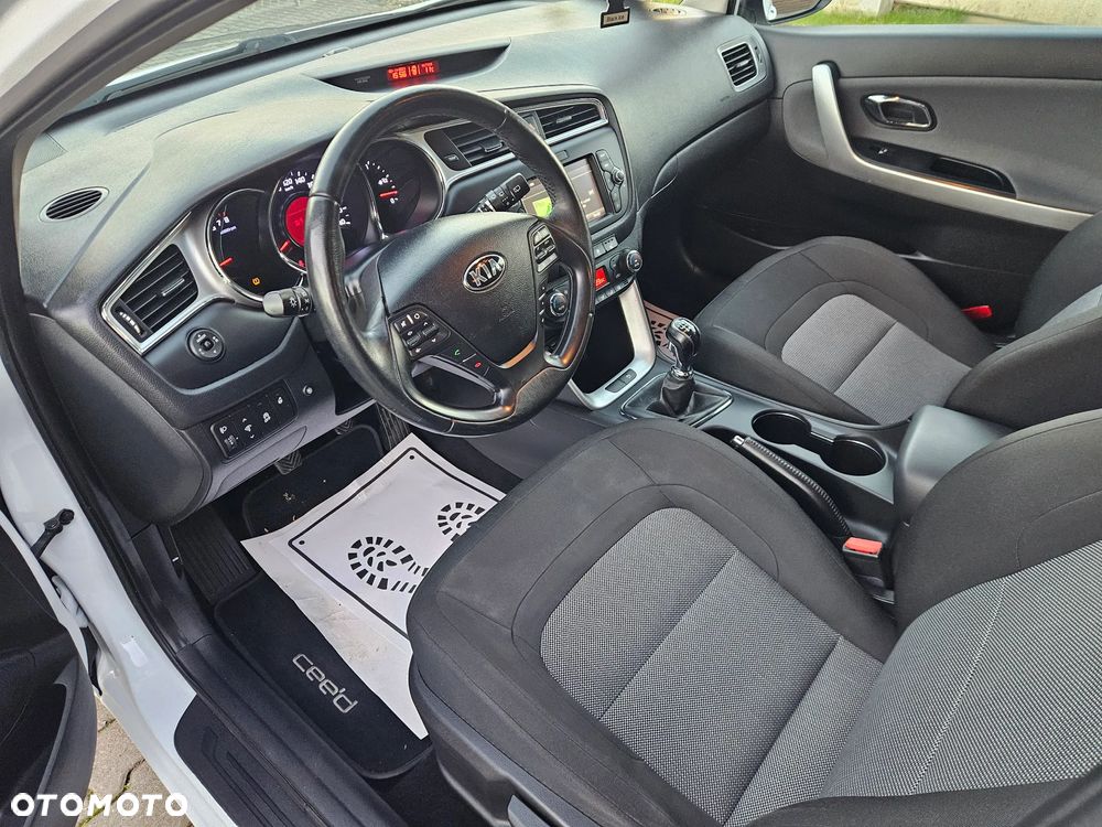 Kia Ceed 1.4 CVVT Dream Team Edition - 8