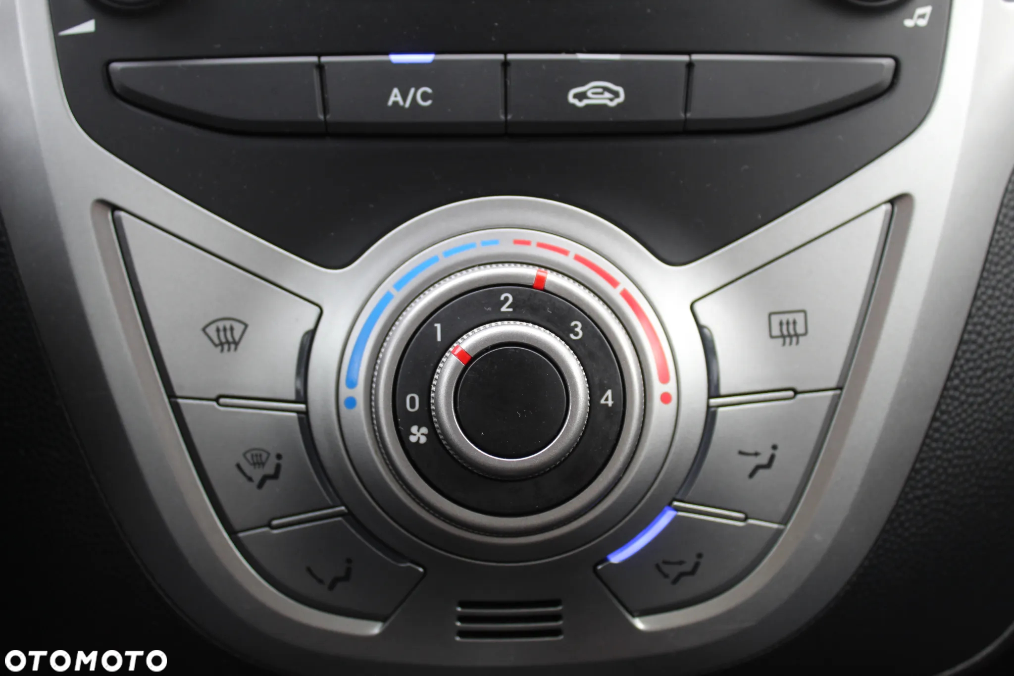 Hyundai ix20 1.4 Classic + - 16
