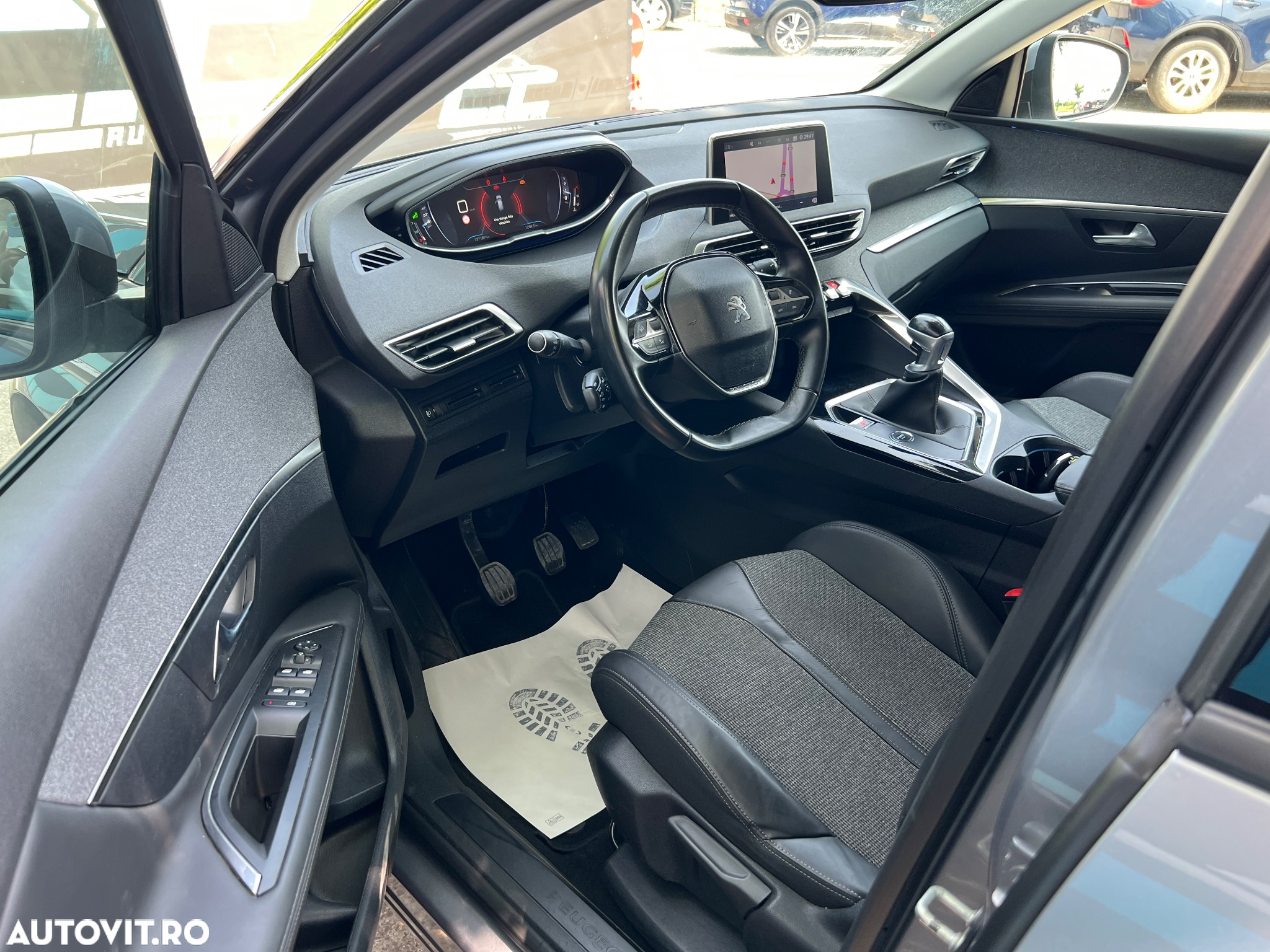 Peugeot 3008 1.5 BlueHDI 130 S&S BVM6 Allure - 11