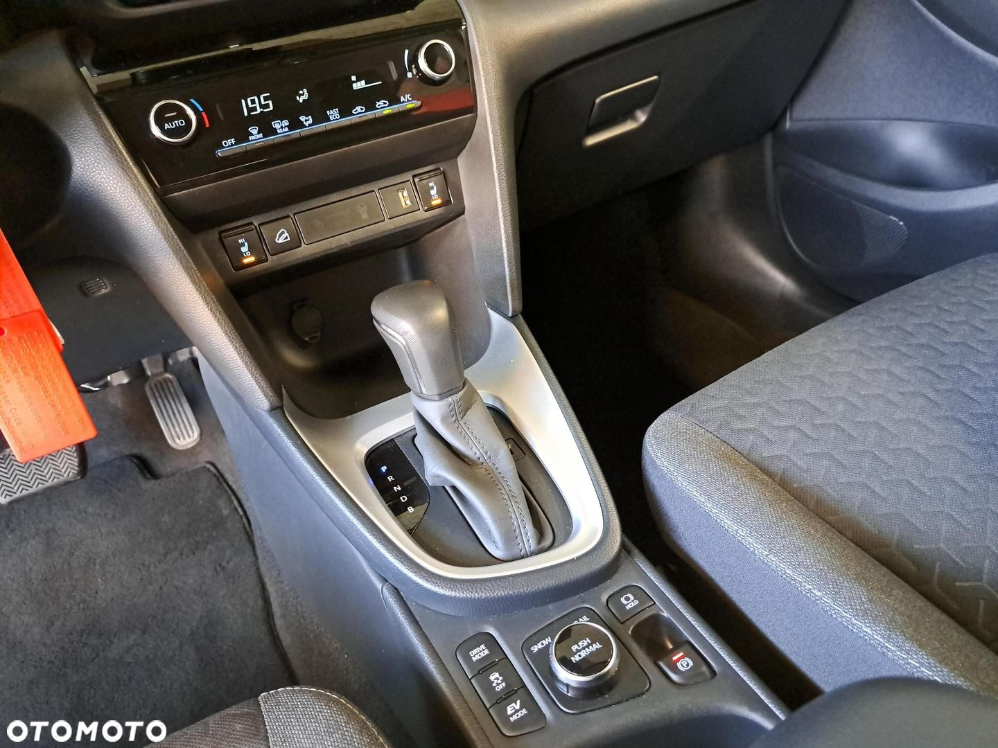 Toyota Yaris Cross - 24