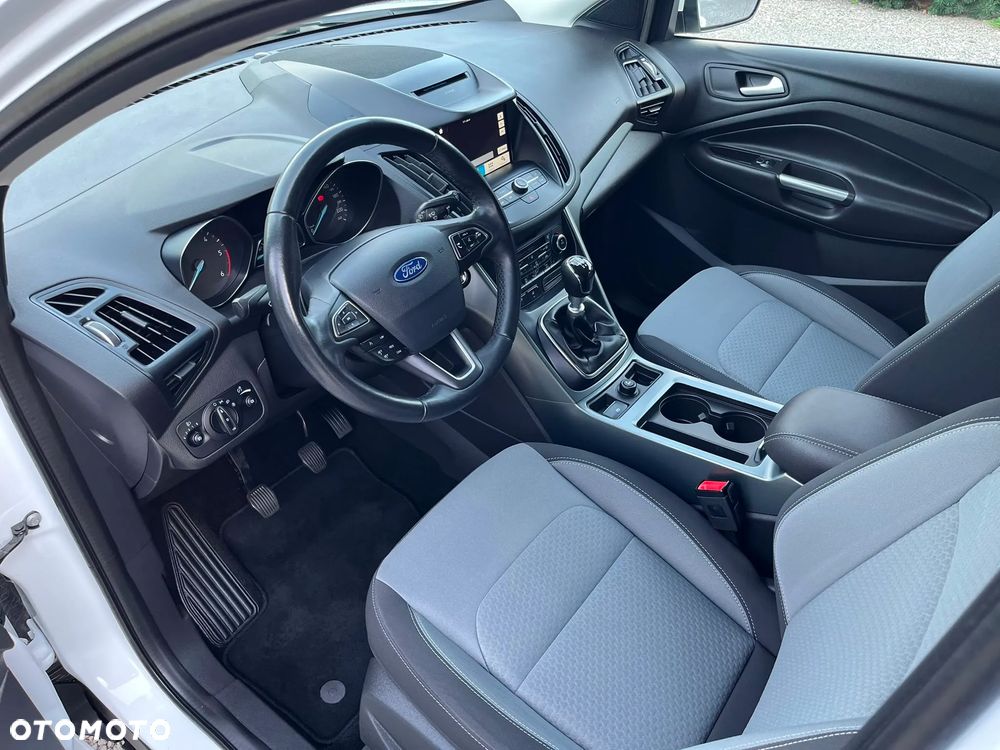 Ford Kuga 1.5 TDCi 2x4 Business Edition - 26