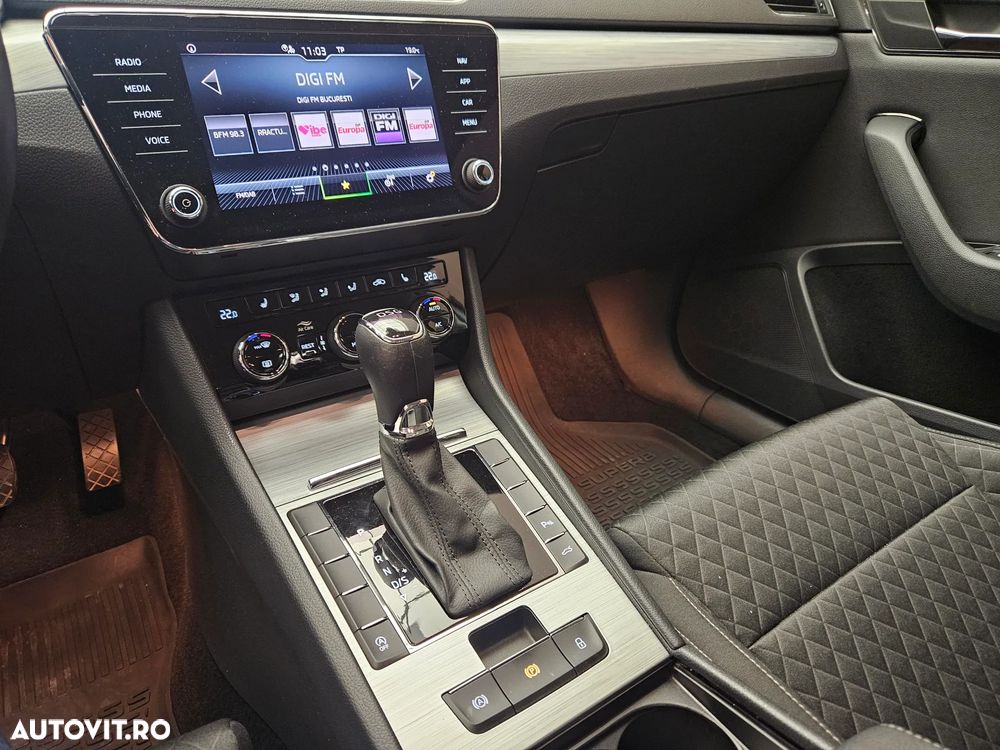Skoda Superb 2.0 TDI DSG Ambition - 29