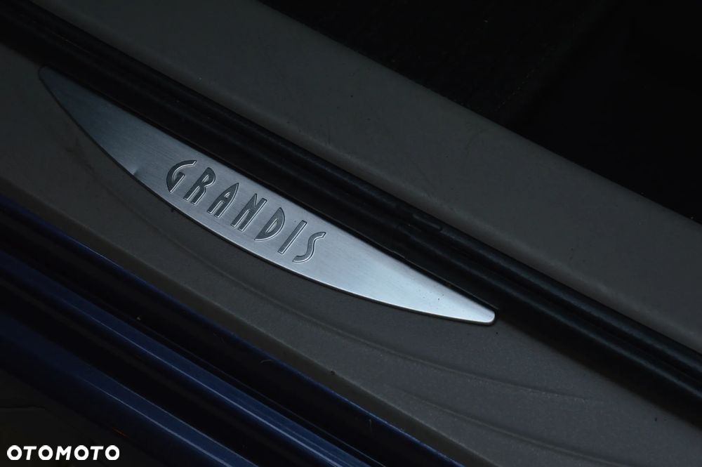 Mitsubishi Grandis 2.4 Invite - 5