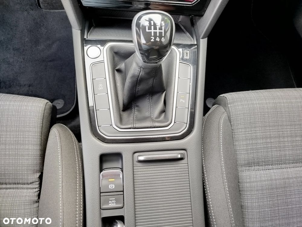 Volkswagen Passat 1.5 TSI EVO Business - 21