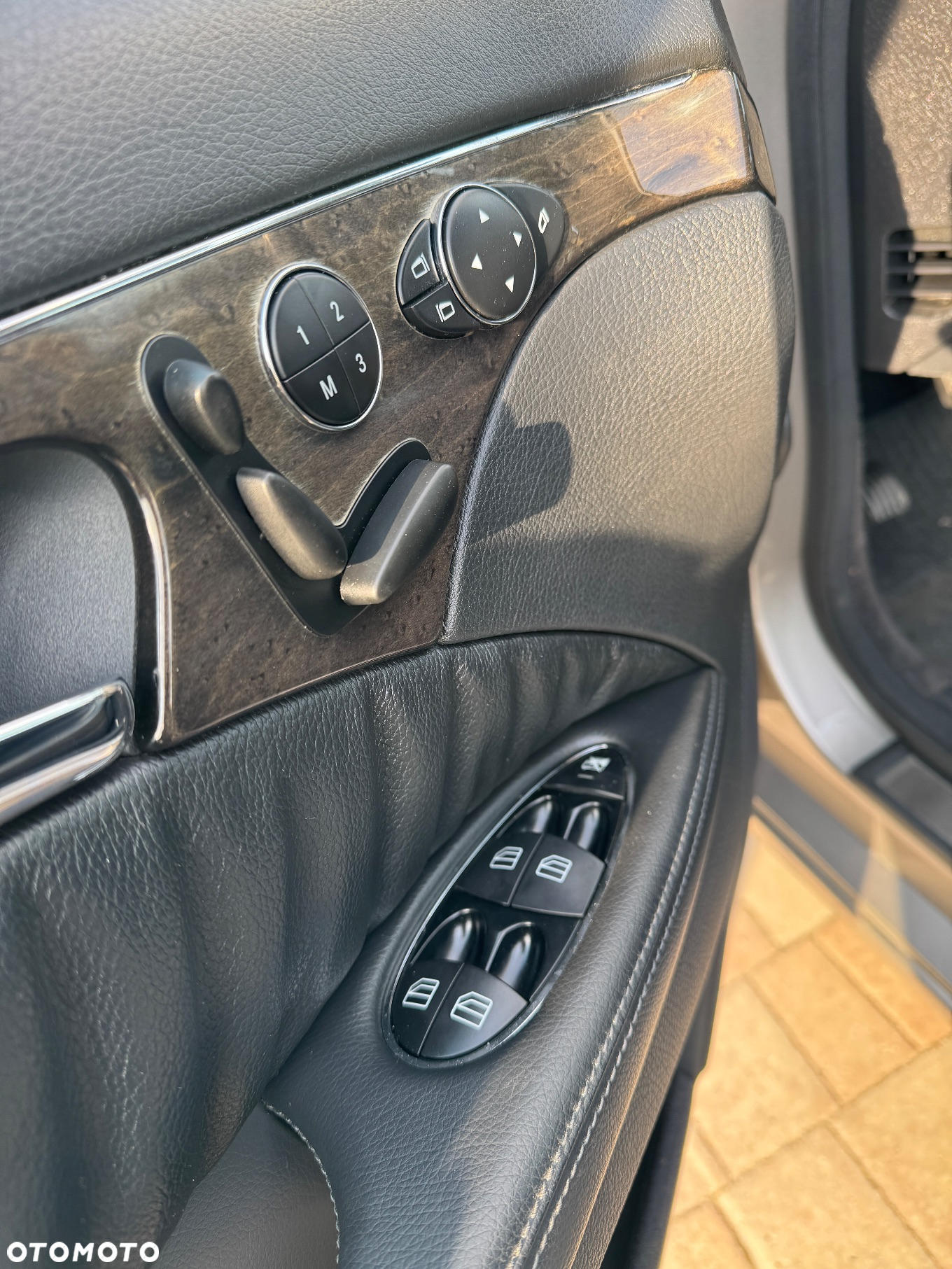 Mercedes-Benz Klasa E 500 4-Matic T Elegance - 17