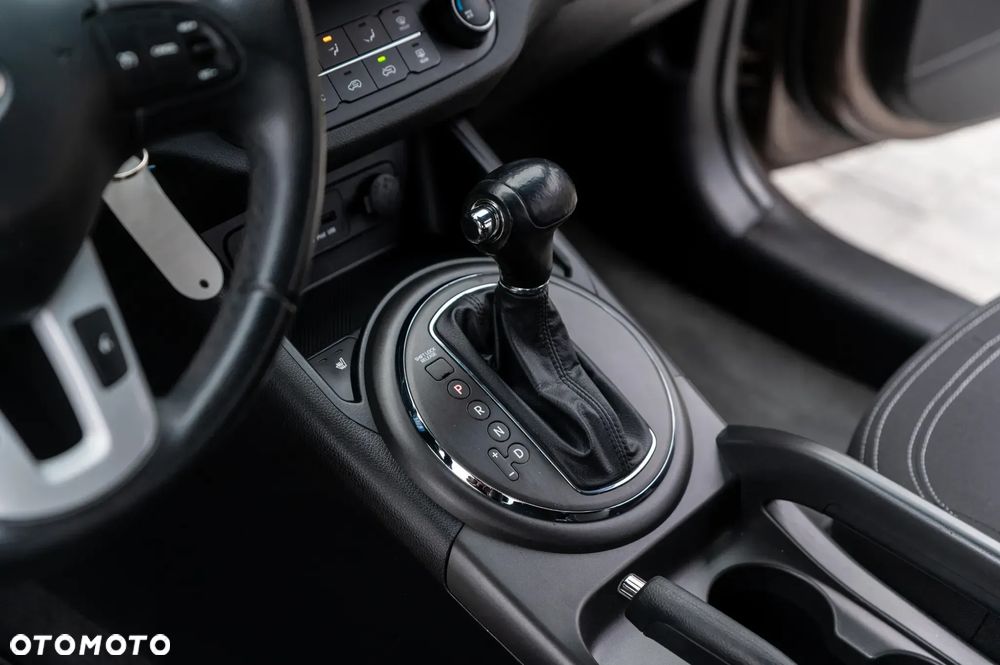 Kia Sportage 2.0 CVVT 4WD Automatik Vision - 31