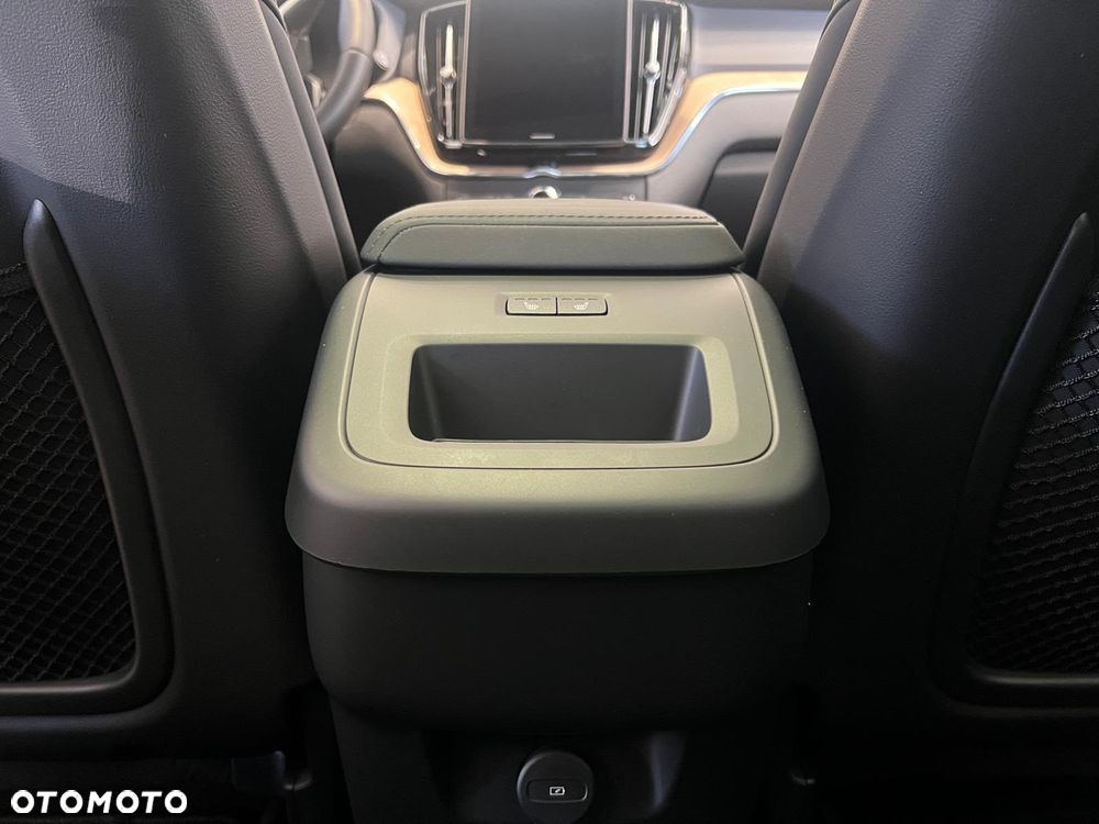 Volvo XC 60 B5 B AWD Plus Bright - 31