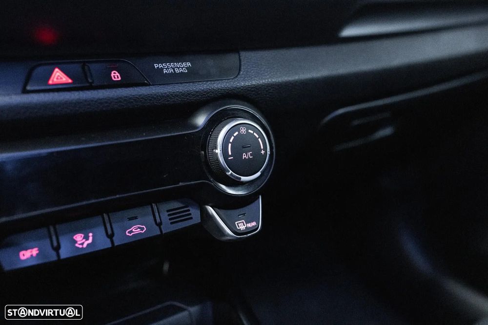 Kia Stonic 1.0 T-GDi Tech - 24