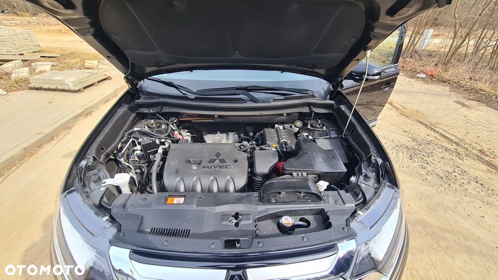 Mitsubishi Outlander 2.0 Intense 2WD CVT - 22