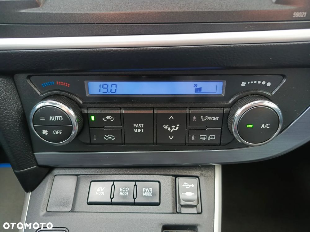 Toyota Auris 1.8 HSD Luna - 21