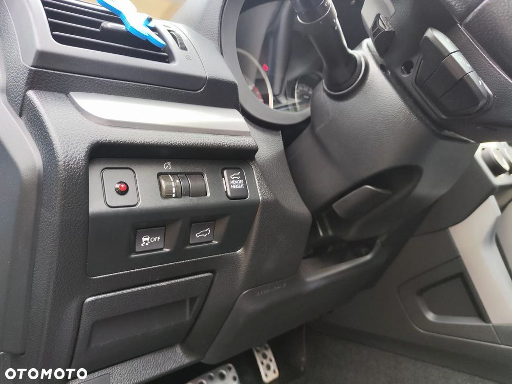 Subaru Forester 2.0XT Platinum Lineartronic - 18