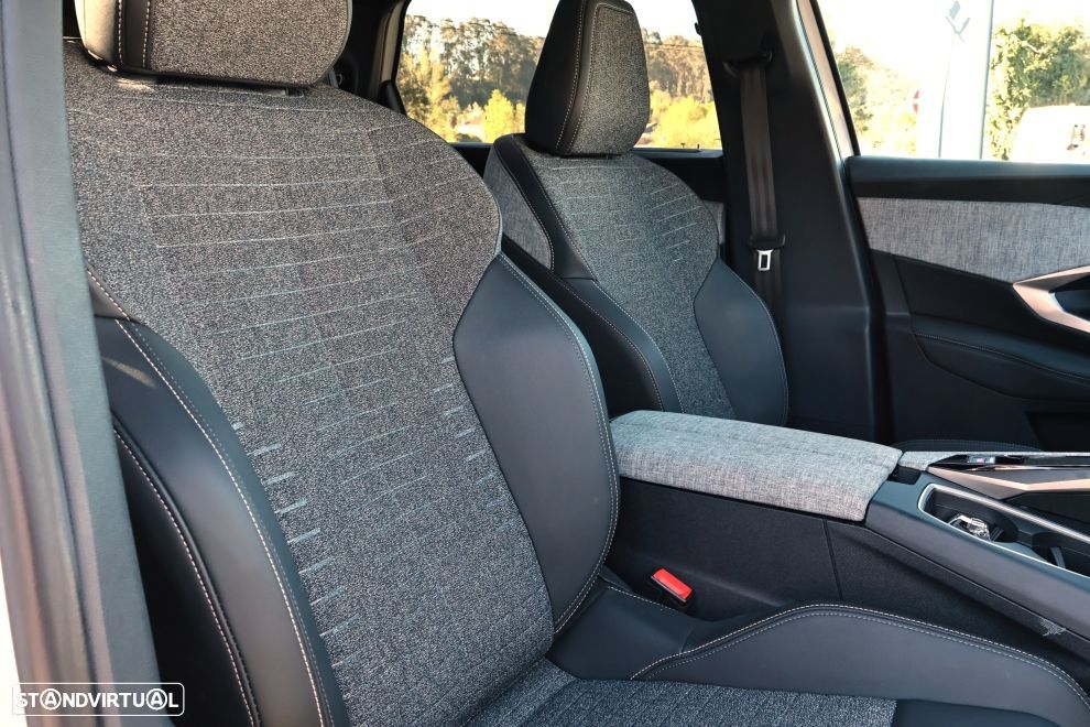 Peugeot 5008 1.2 Hybrid Allure e-DCS6 - 13