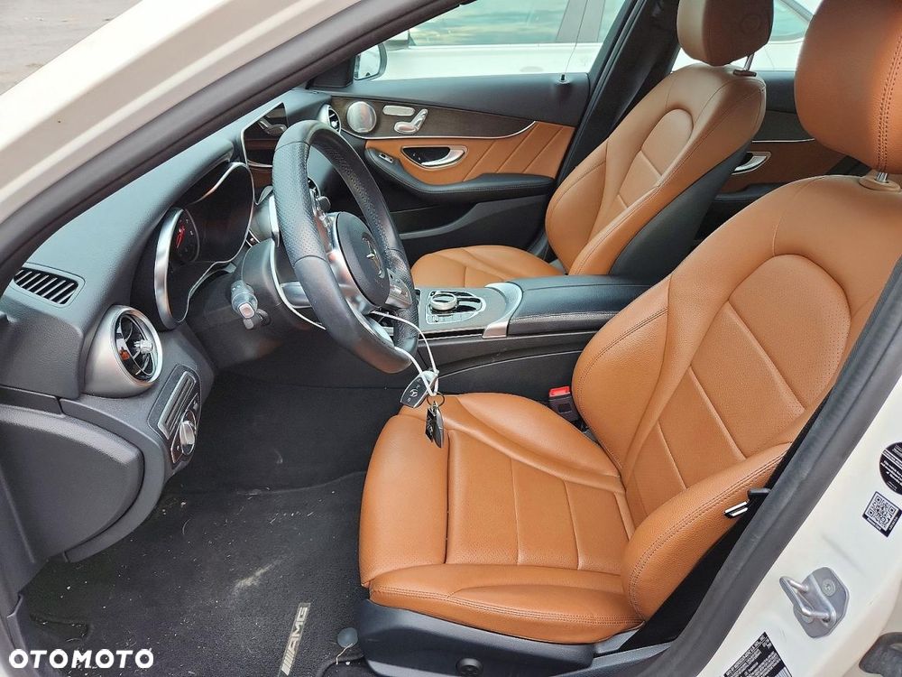 Mercedes-Benz Klasa C 300 4Matic 9G-TRONIC AMG Line - 7