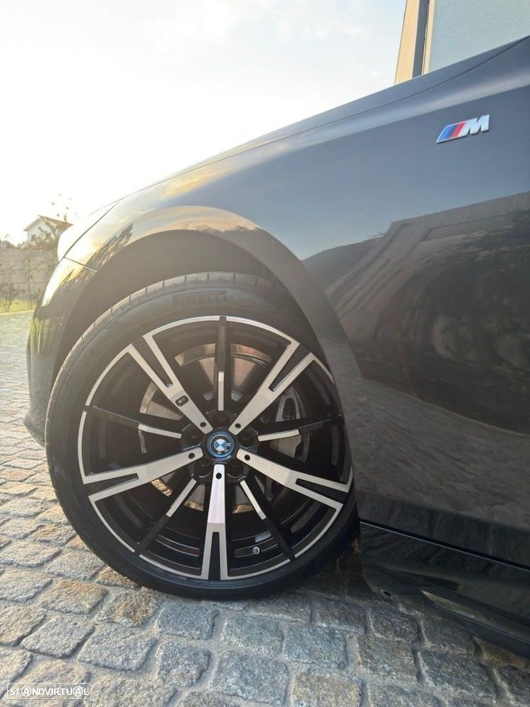 BMW i5 eDrive40 Pack Desportivo M - 3