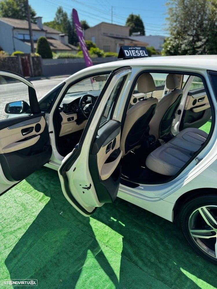 BMW 216 Active Tourer d Line Sport - 30