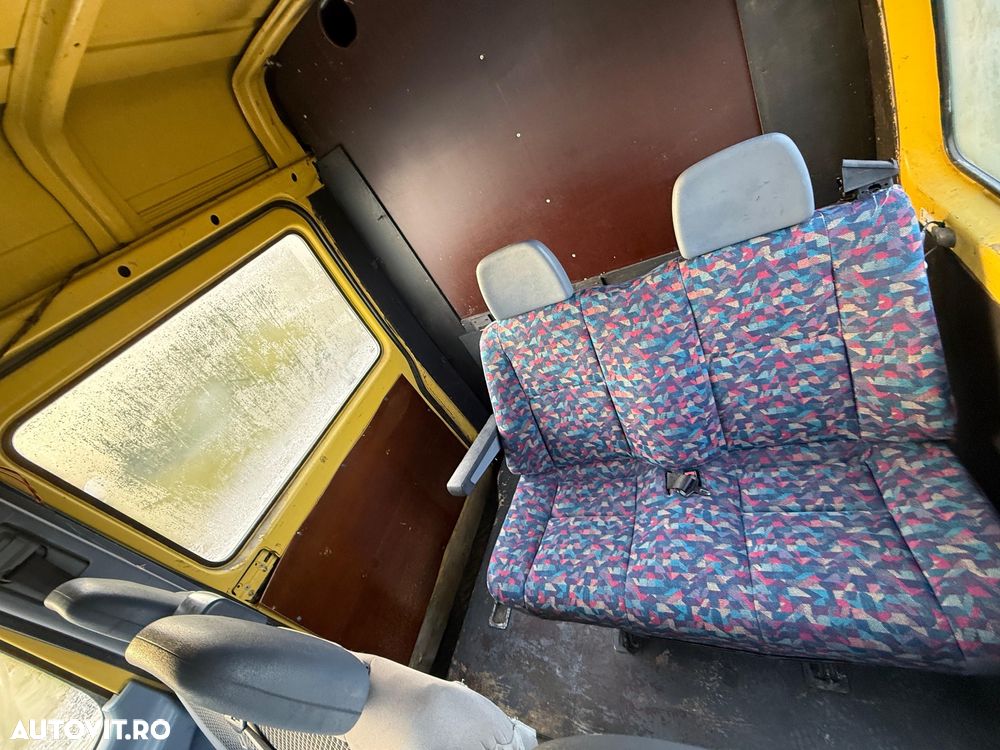 Mercedes-Benz 208 - 14