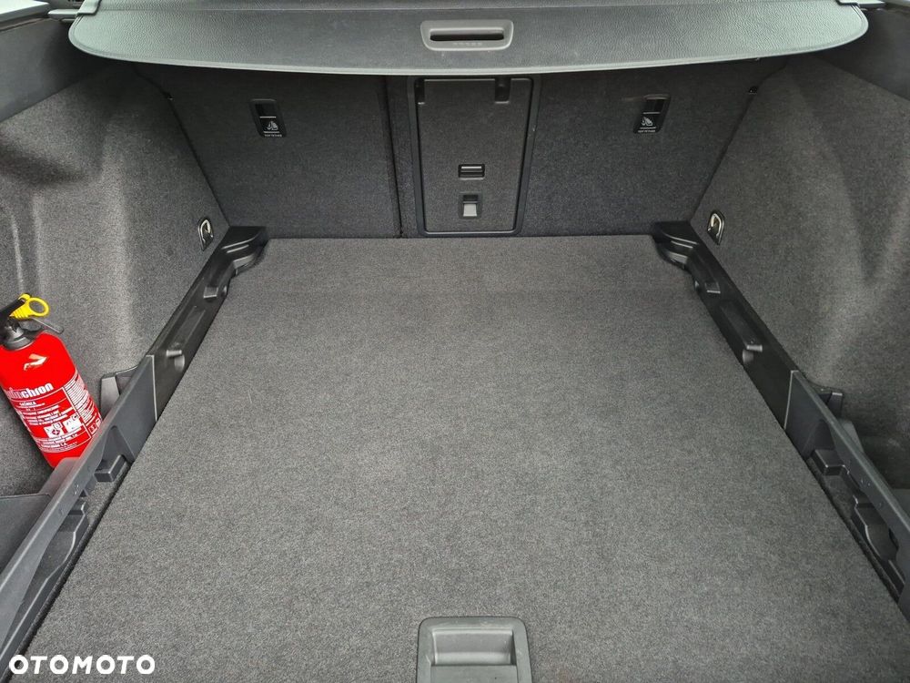 Volkswagen Golf Variant - 31