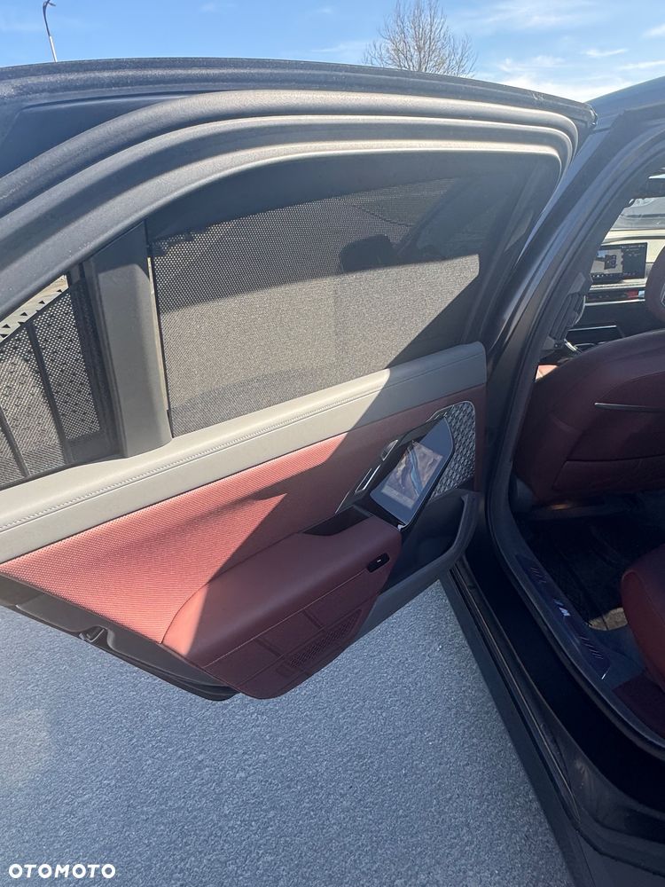 BMW Seria 7 740d xDrive mHEV Nero Lusso Edition sport - 25