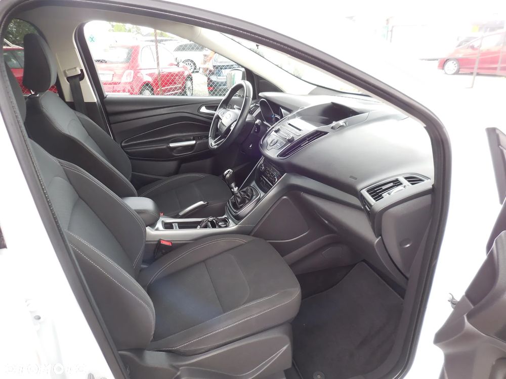Ford Kuga - 11