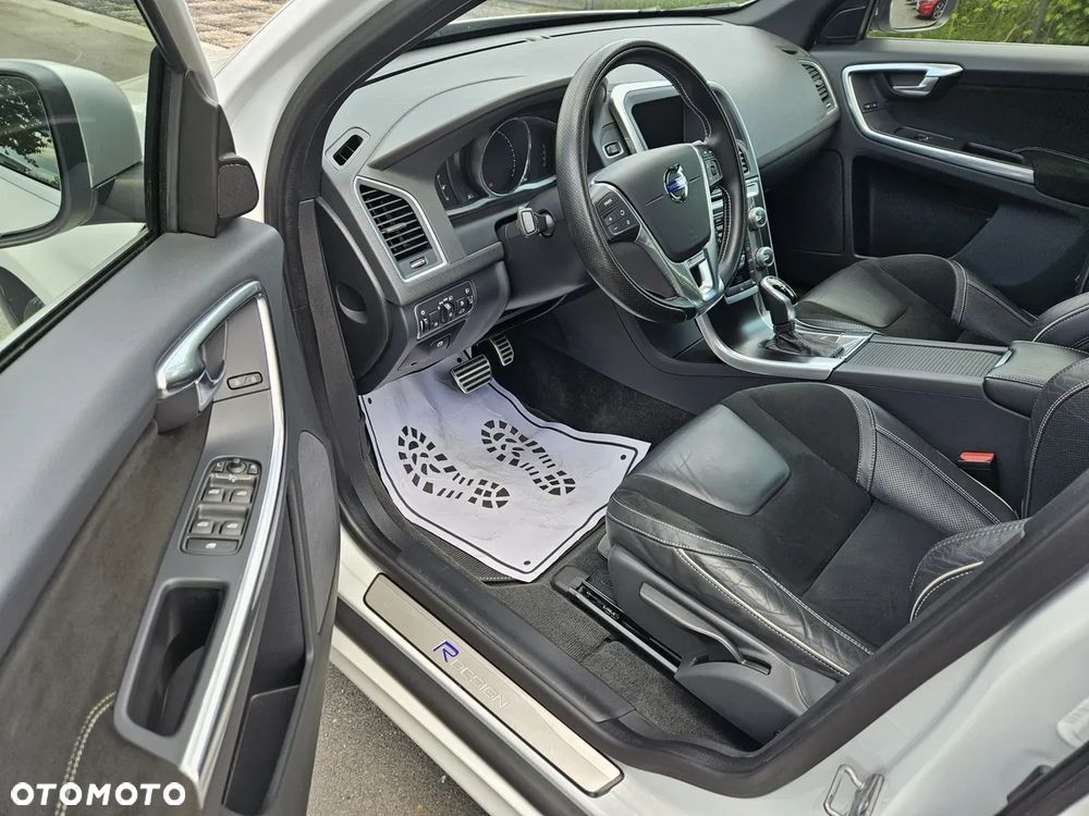 Volvo XC 60 D3 Drive-E R-Design Momentum - 12