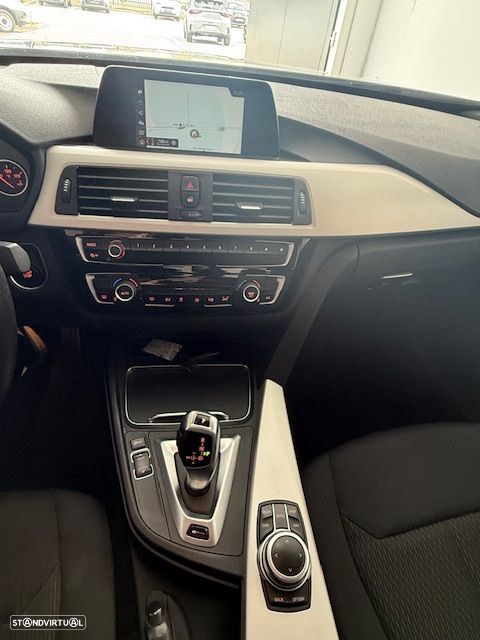 BMW 330 e iPerformance Line Sport - 27