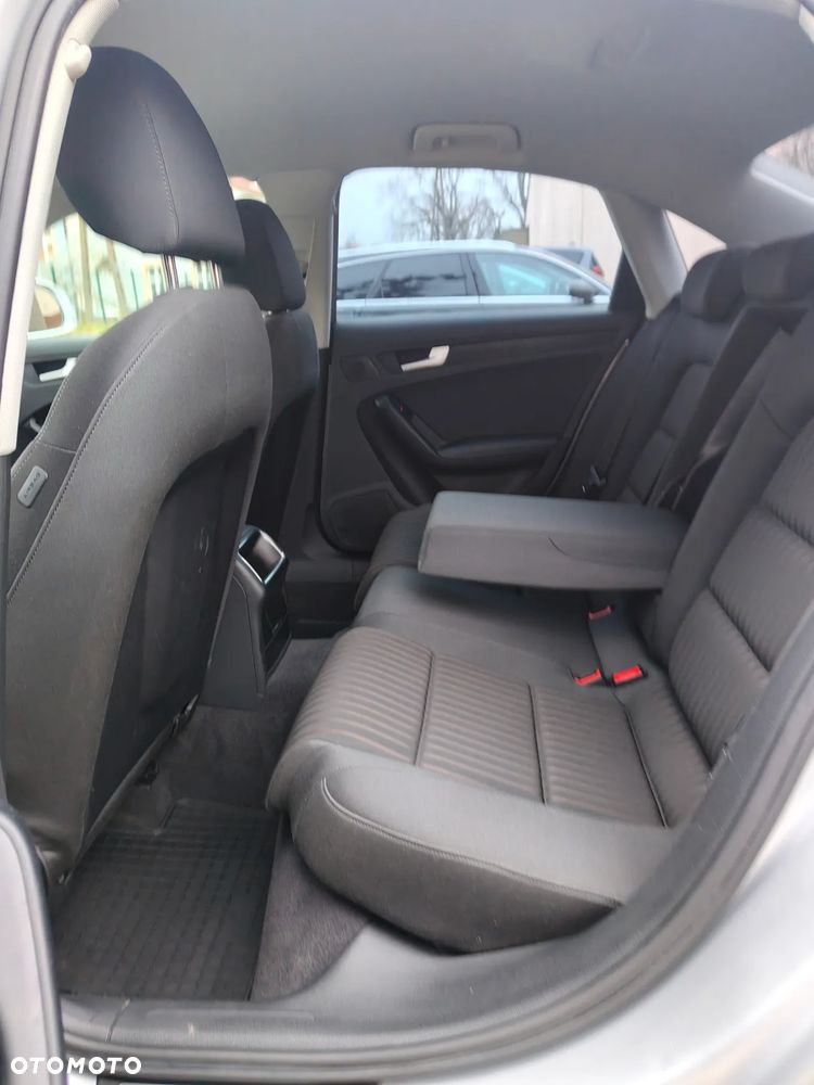 Audi A4 Limousine - 13