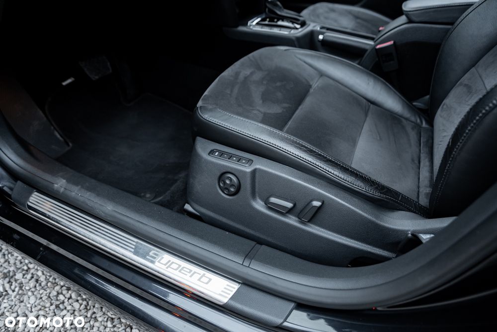 Skoda Superb 2.0 TDI Green tec 4x4 DSG Elegance - 19