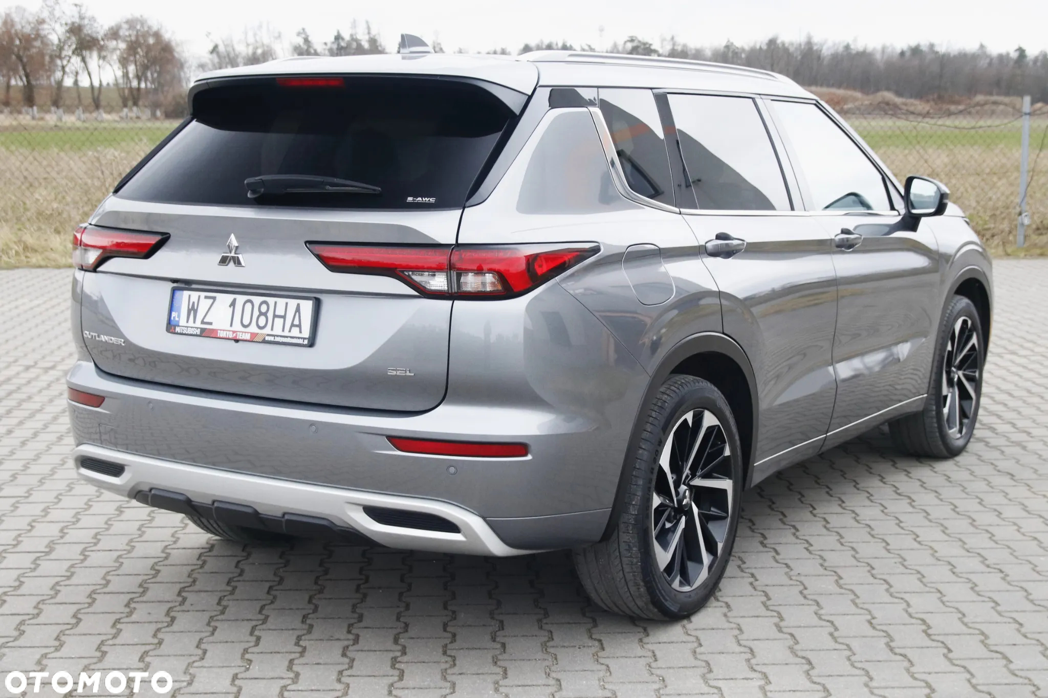 Mitsubishi Outlander - 8